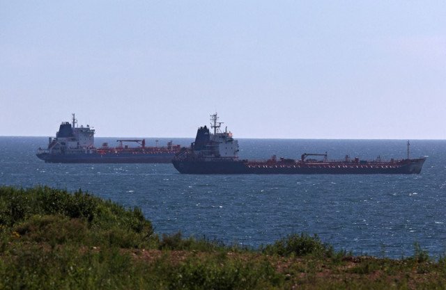 Iranian oil tankers leaving the US blockade zone ahead of peace talks between Iran and the United States.