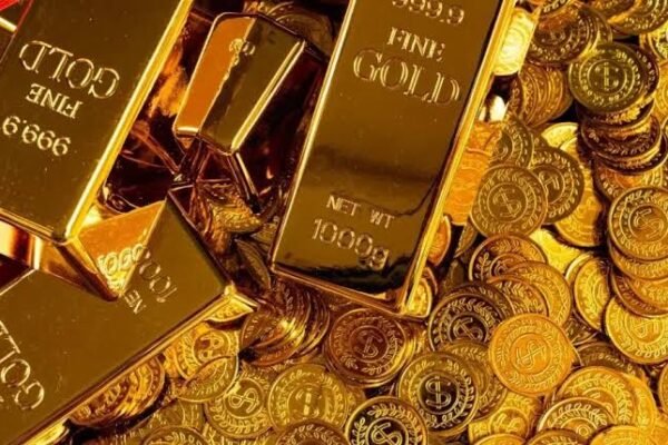 Gold Rate Today Pakistan Falls by Rs2,400