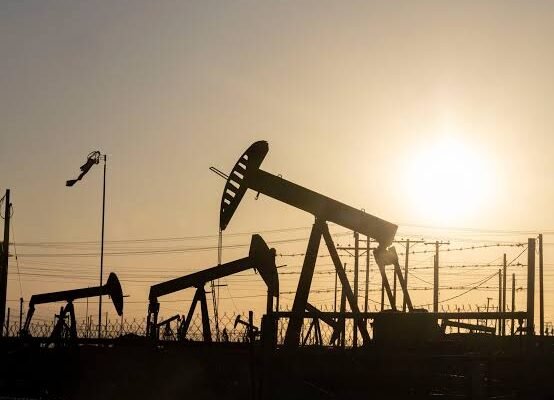 Oil Prices Fall as Trump-Iran Talks Shake the Energy Market